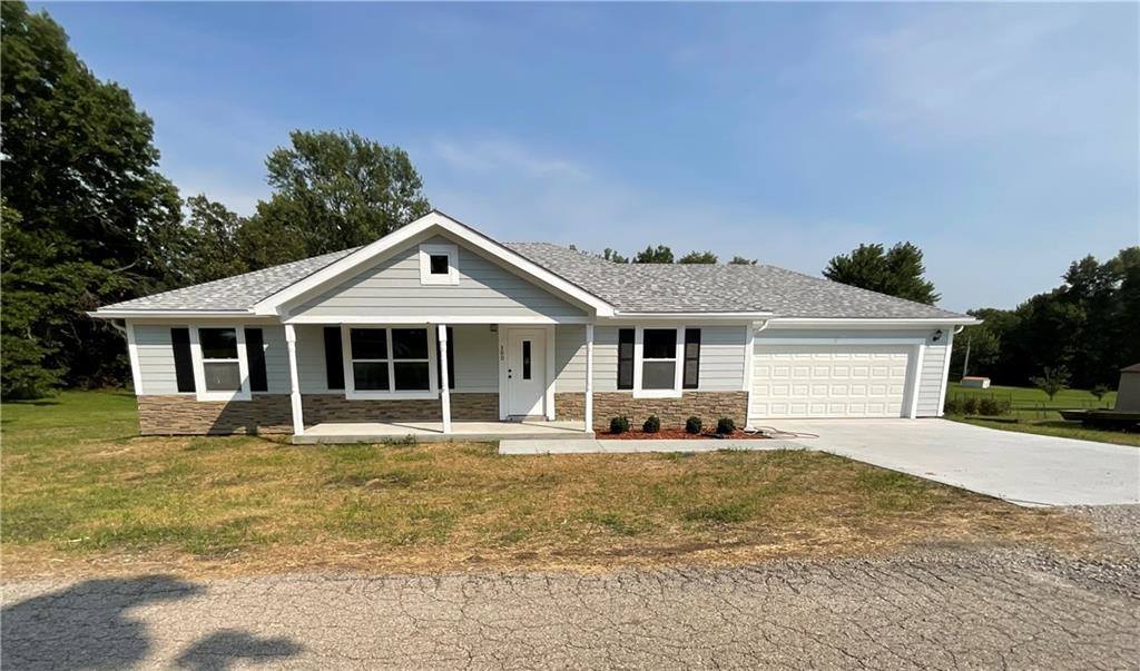 300 Maple Terrace, Maysville, MO 64469