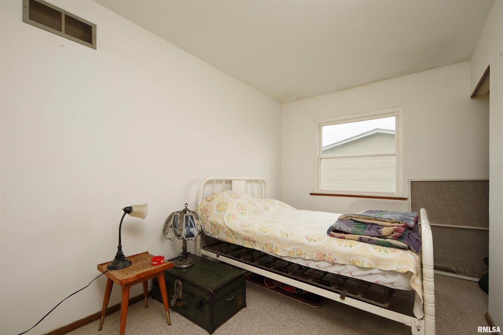 676 West 57TH Street, Davenport, IA 52806