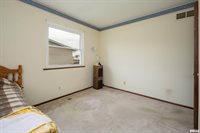 676 West 57TH Street, Davenport, IA 52806