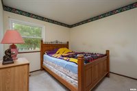 676 West 57TH Street, Davenport, IA 52806