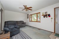 676 West 57TH Street, Davenport, IA 52806