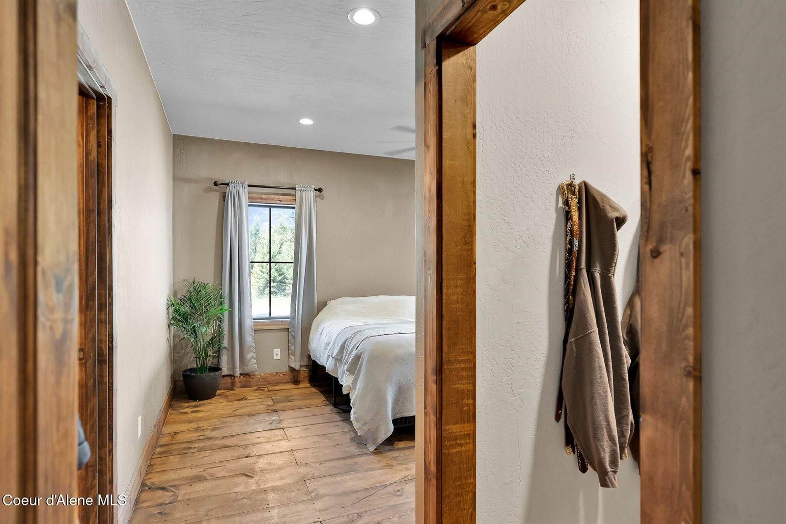 629 Bandy Rd, Priest River, ID 83856