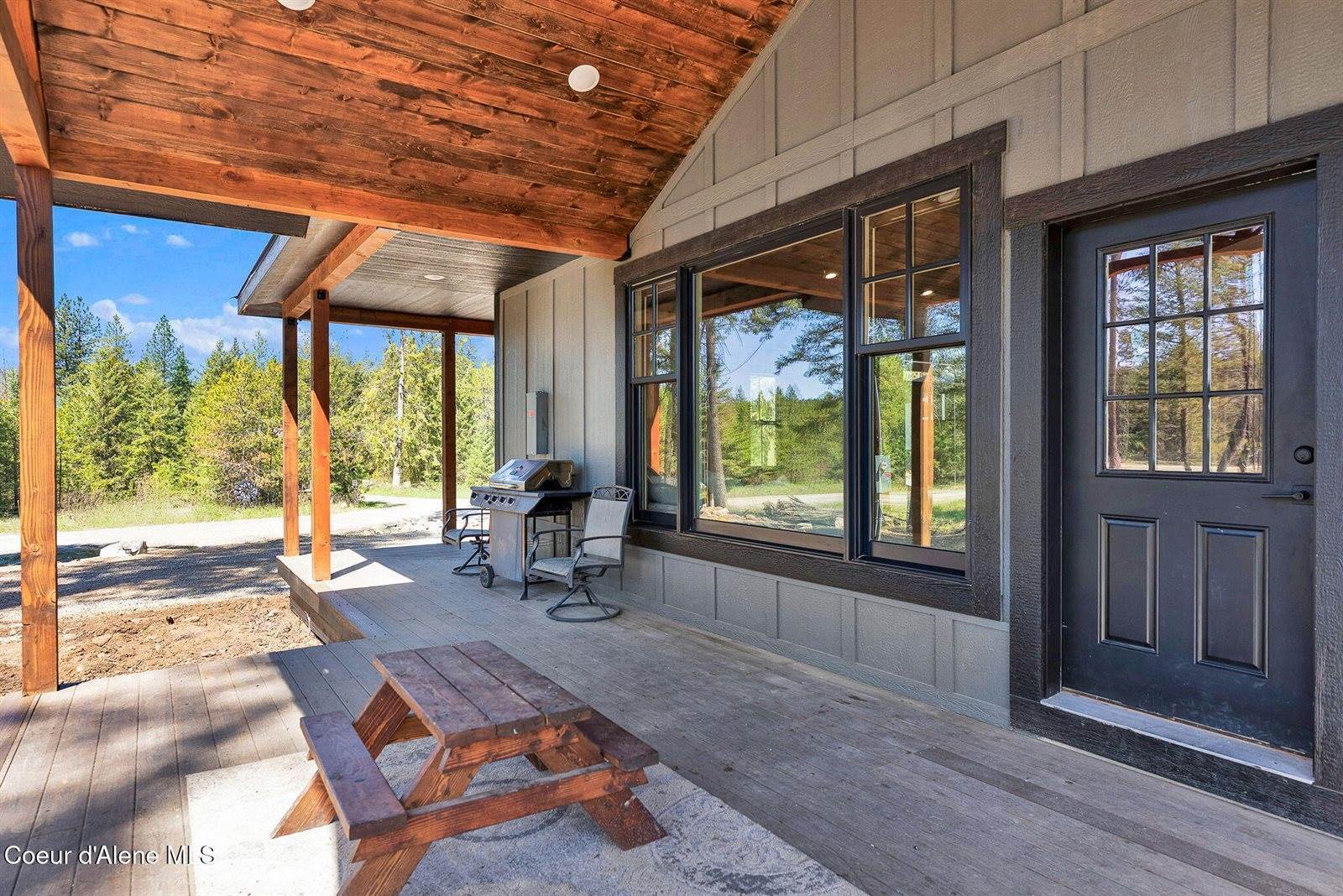 629 Bandy Rd, Priest River, ID 83856