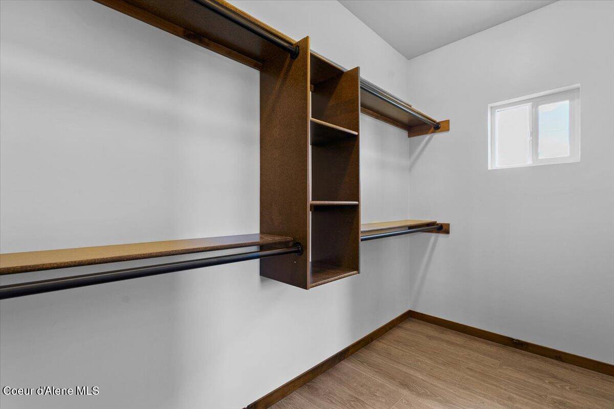 30619 North 5th St, Athol, ID 83801