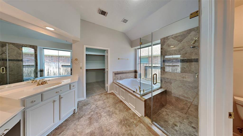 8318 Castle Pond Court, Houston, TX 77095