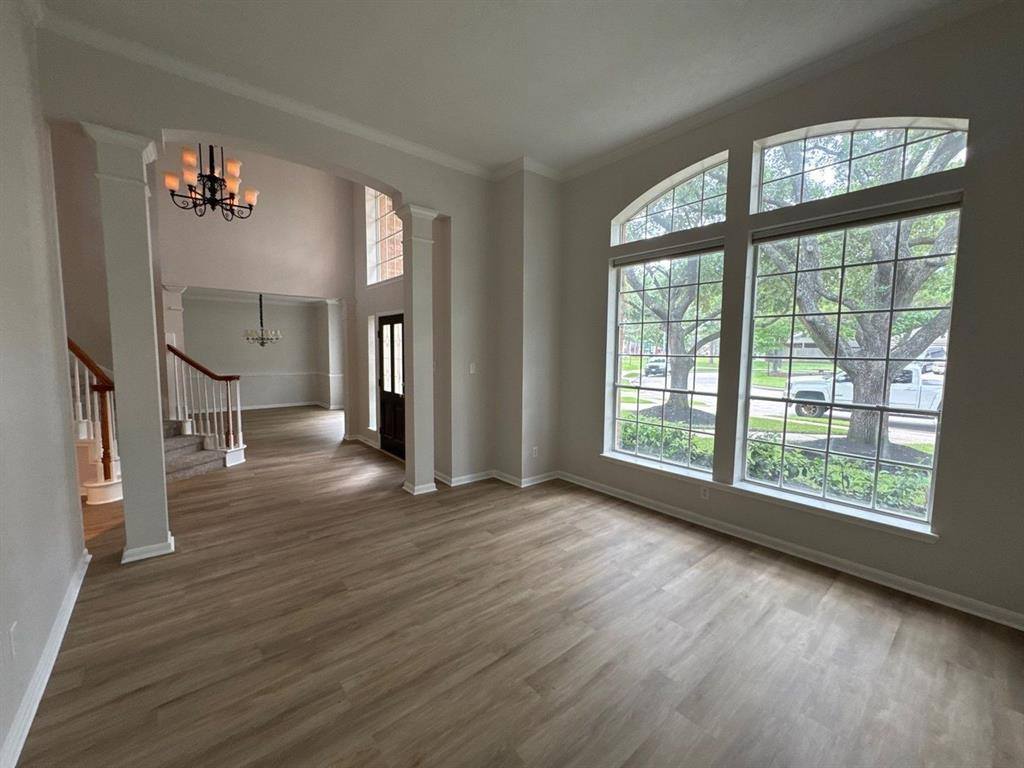 8318 Castle Pond Court, Houston, TX 77095