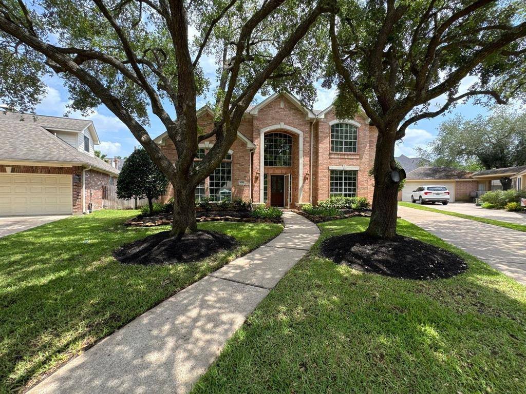 8318 Castle Pond Court, Houston, TX 77095