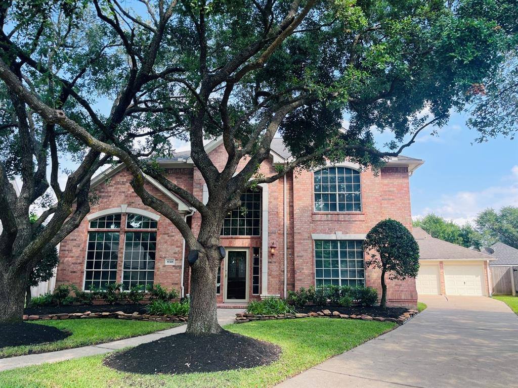 8318 Castle Pond Court, Houston, TX 77095
