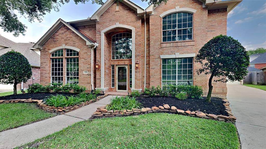 8318 Castle Pond Court, Houston, TX 77095
