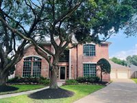 8318 Castle Pond Court, Houston, TX 77095