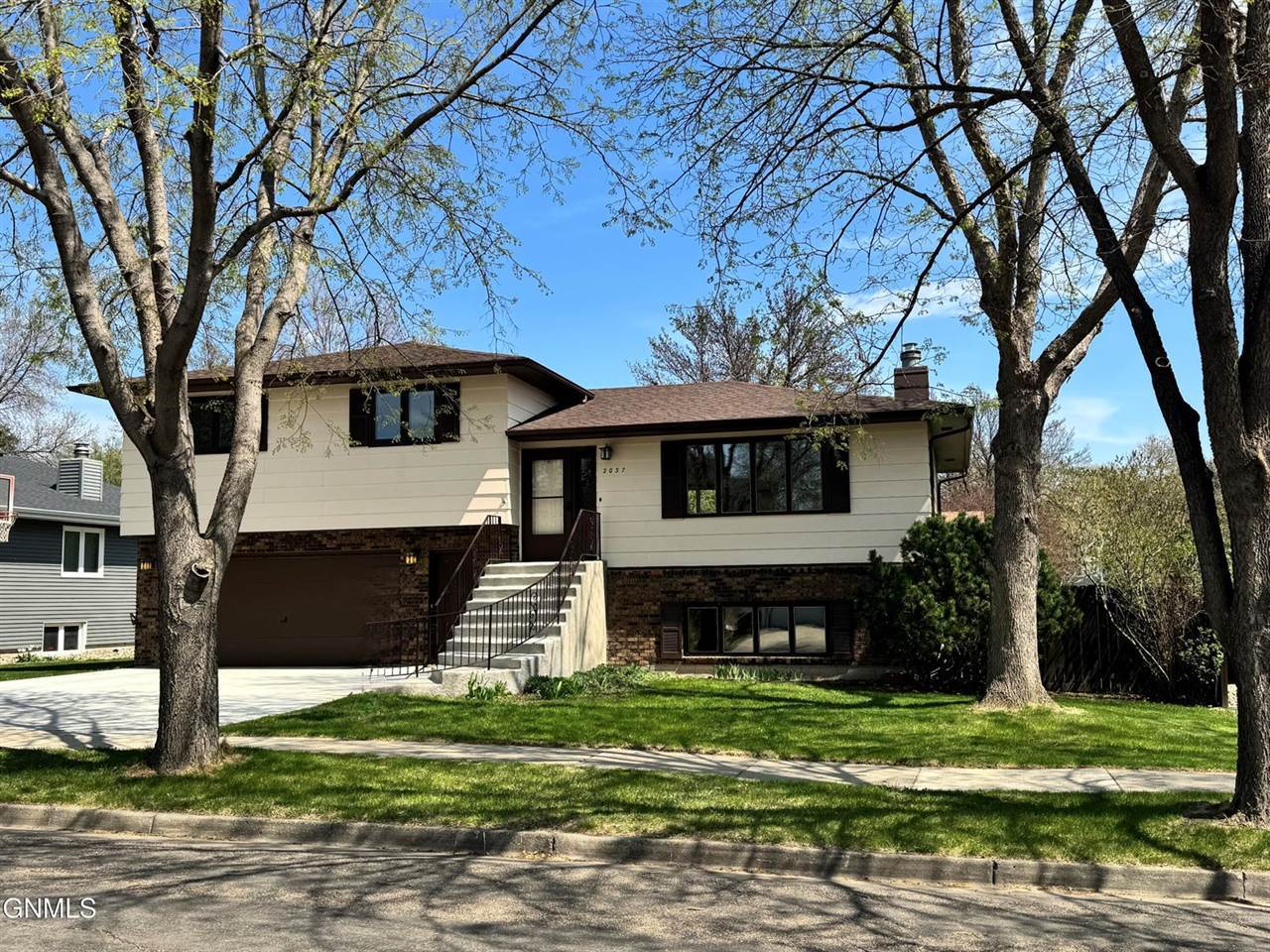 2037 Nagel Drive, Bismarck, ND 58501