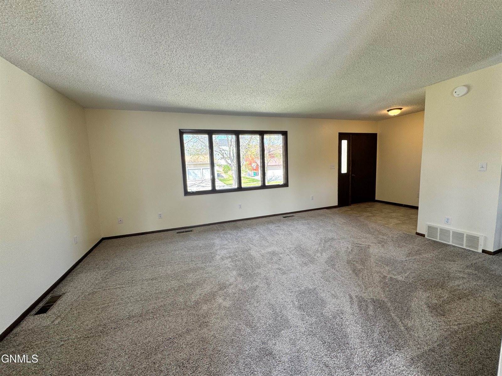 2037 Nagel Drive, Bismarck, ND 58501