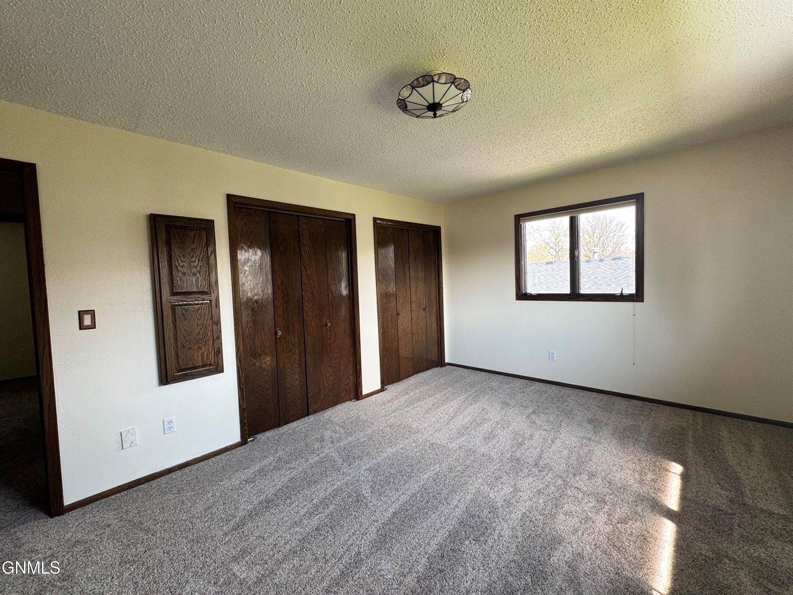 2037 Nagel Drive, Bismarck, ND 58501