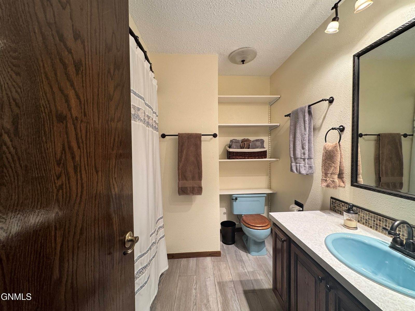 2037 Nagel Drive, Bismarck, ND 58501