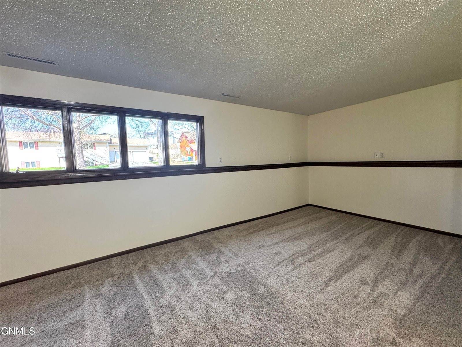 2037 Nagel Drive, Bismarck, ND 58501