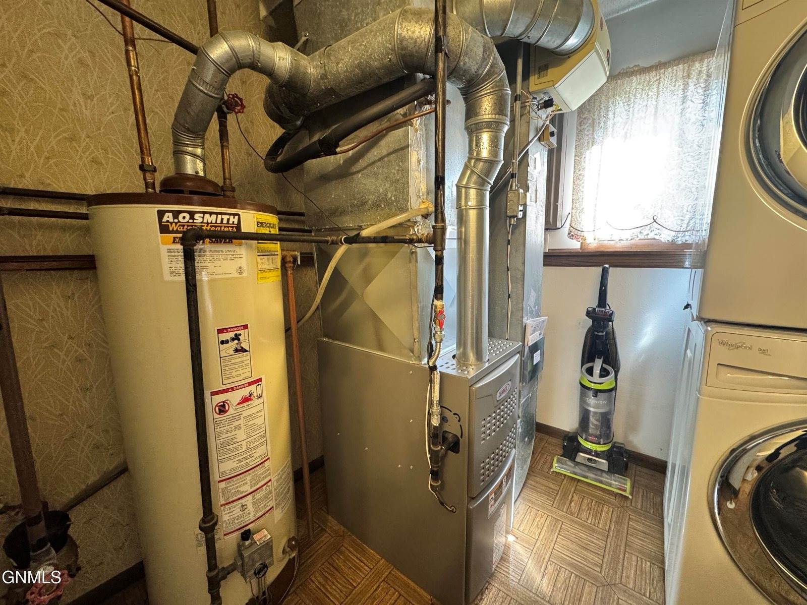 2037 Nagel Drive, Bismarck, ND 58501