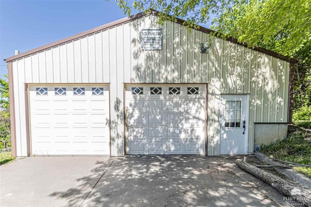 6131 Old Milford Road, Milford, KS 66514