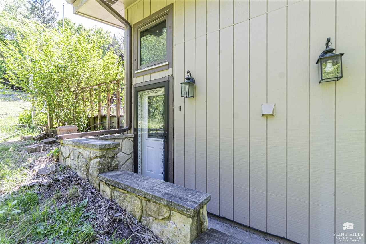 6131 Old Milford Road, Milford, KS 66514