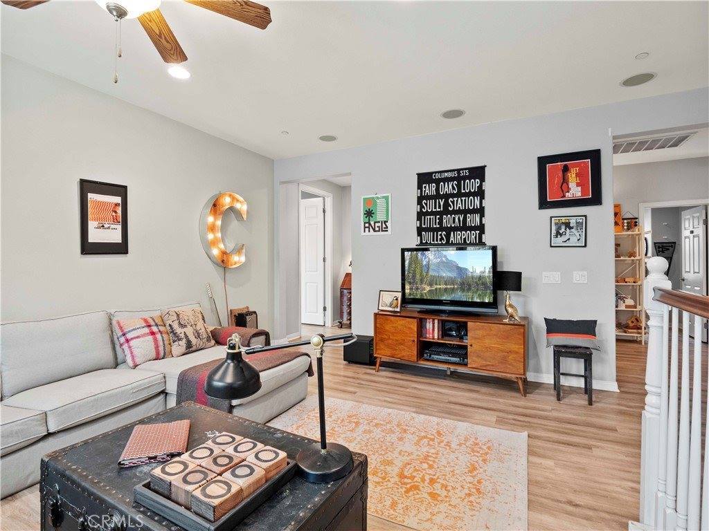 22458 Plantation Court, Saugus, CA 91350