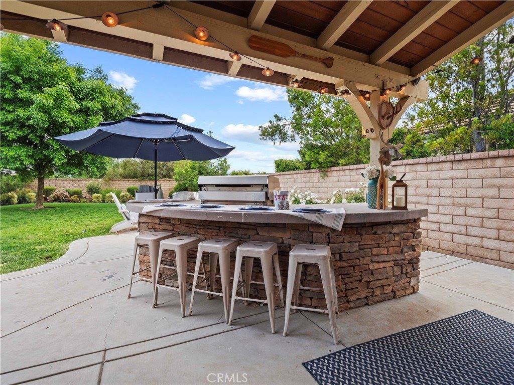 22458 Plantation Court, Saugus, CA 91350