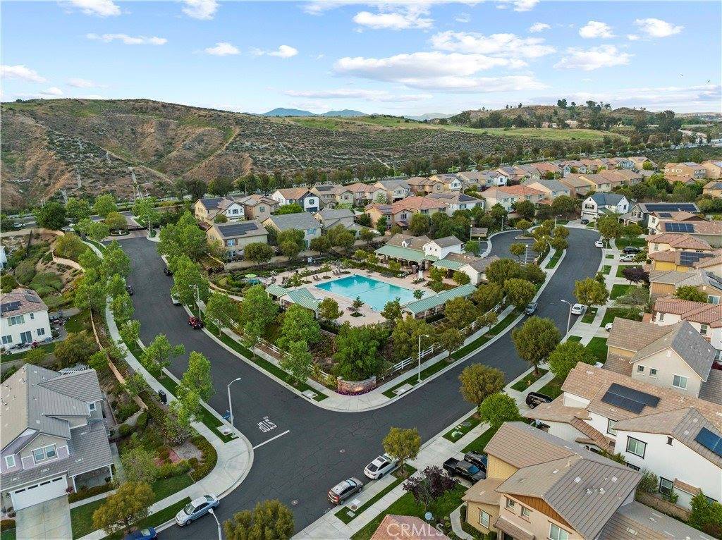 22458 Plantation Court, Saugus, CA 91350