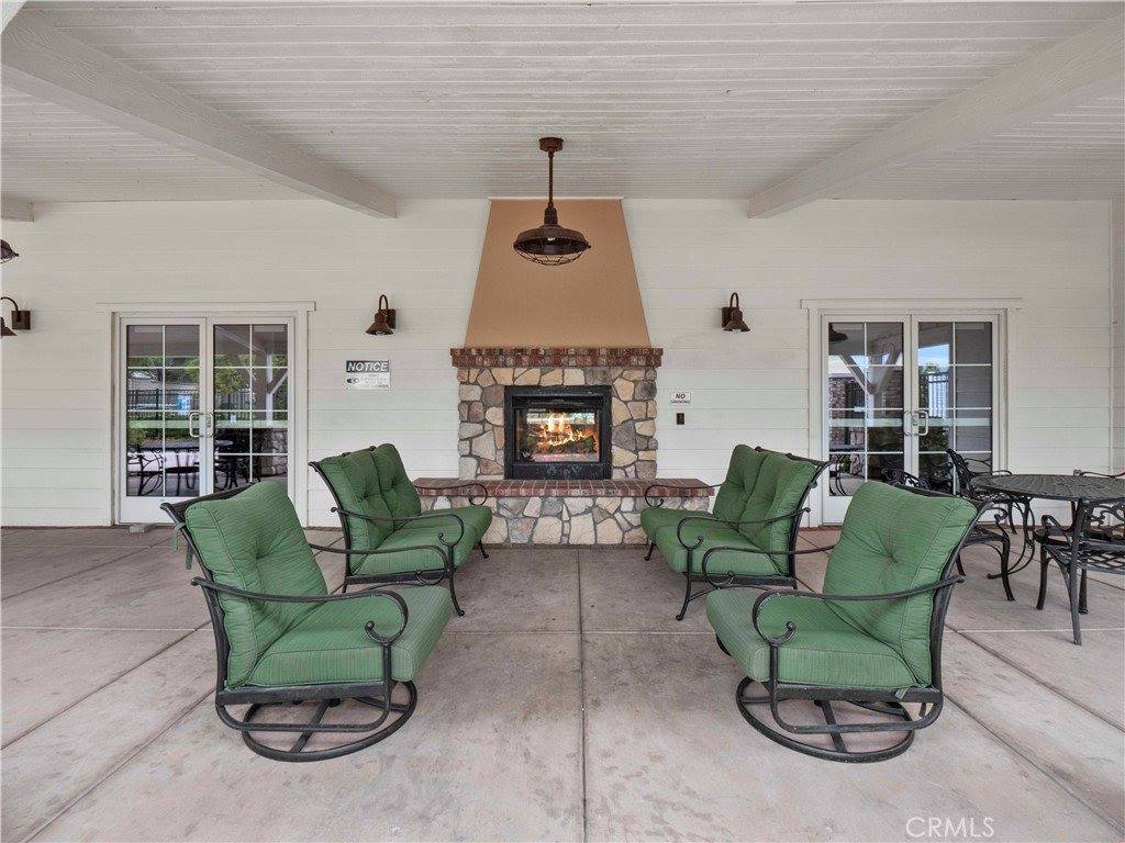 22458 Plantation Court, Saugus, CA 91350