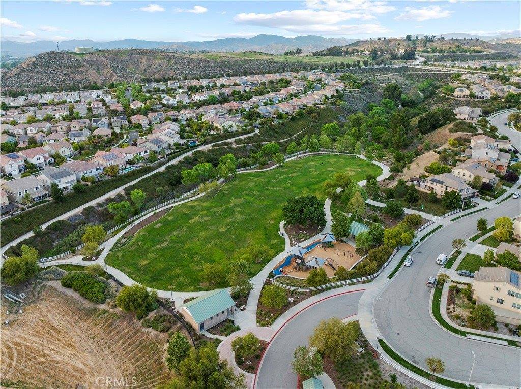 22458 Plantation Court, Saugus, CA 91350