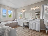 22458 Plantation Court, Saugus, CA 91350