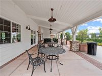 22458 Plantation Court, Saugus, CA 91350