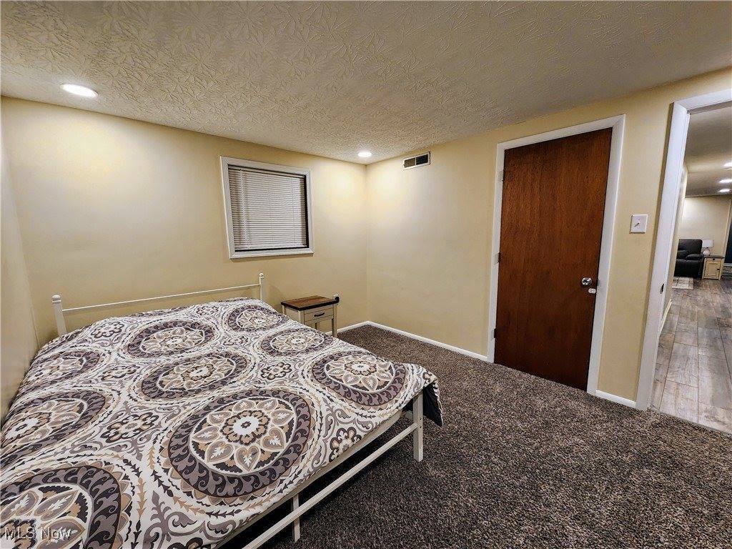 9005 Eckelberry Road, Cambridge, OH 43725