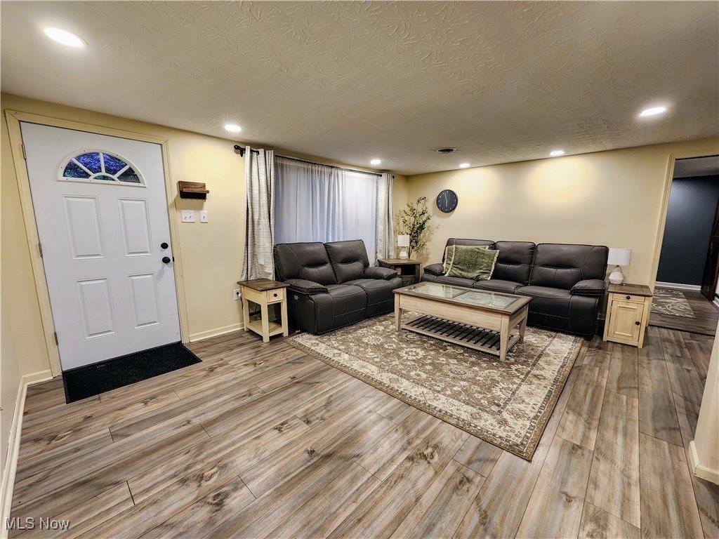 9005 Eckelberry Road, Cambridge, OH 43725