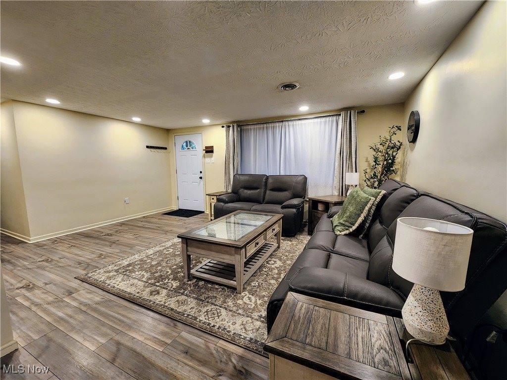 9005 Eckelberry Road, Cambridge, OH 43725