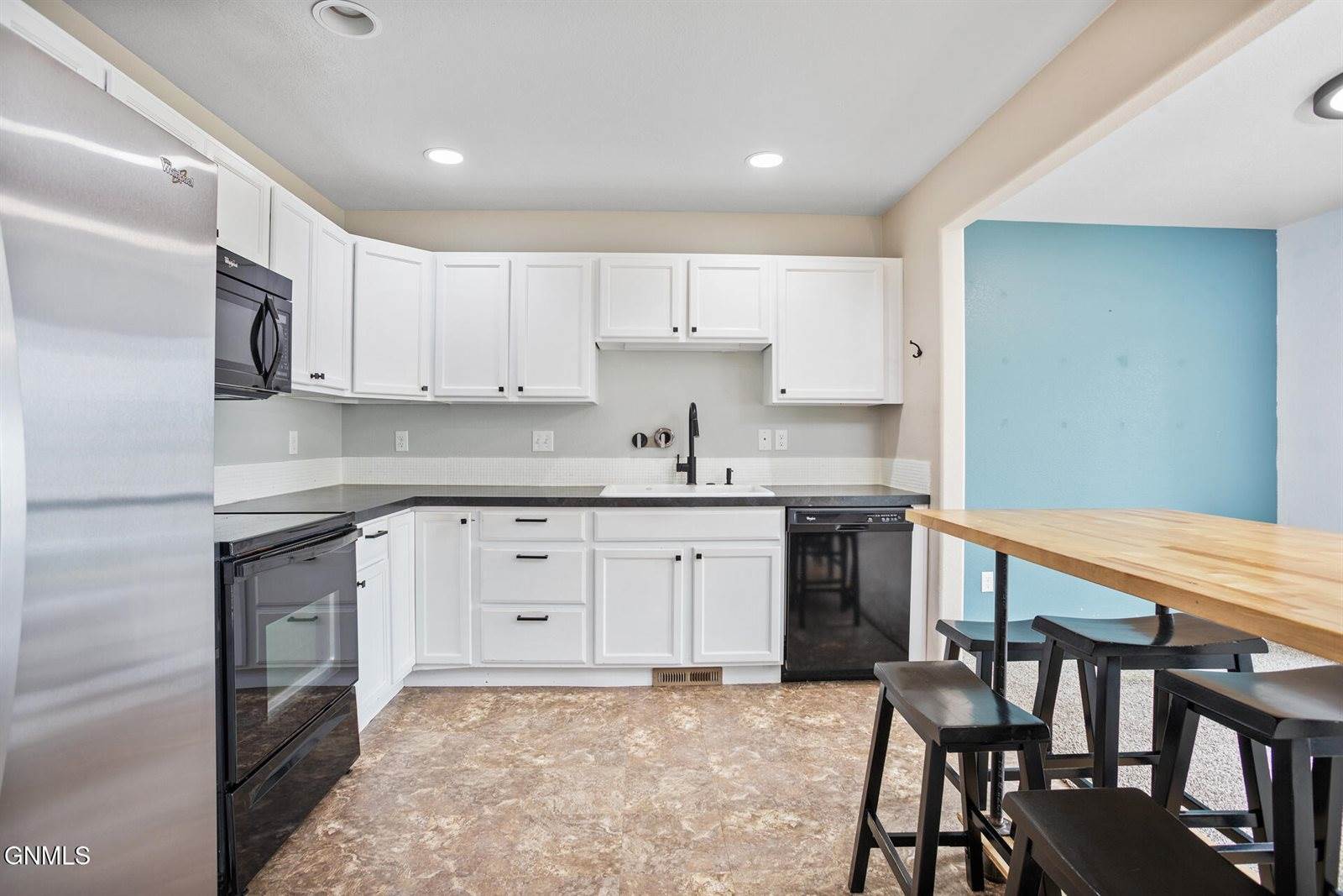 2806 23rd Street West, Williston, ND 58801