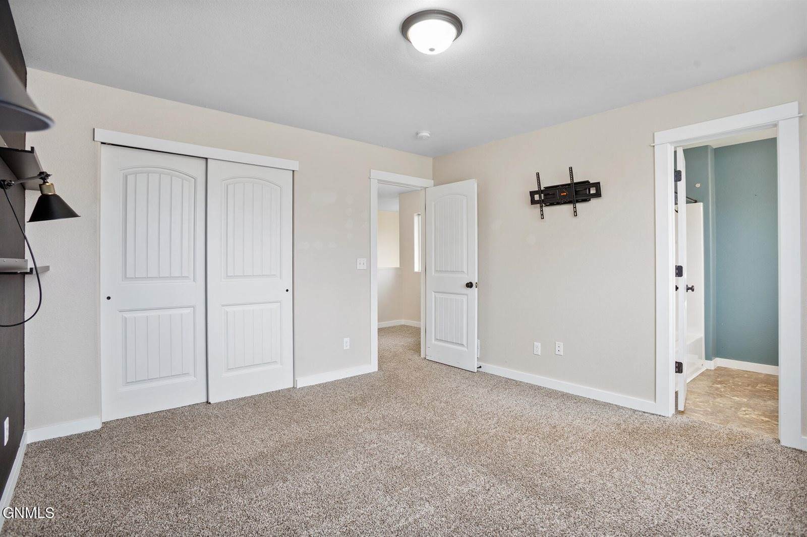 2806 23rd Street West, Williston, ND 58801