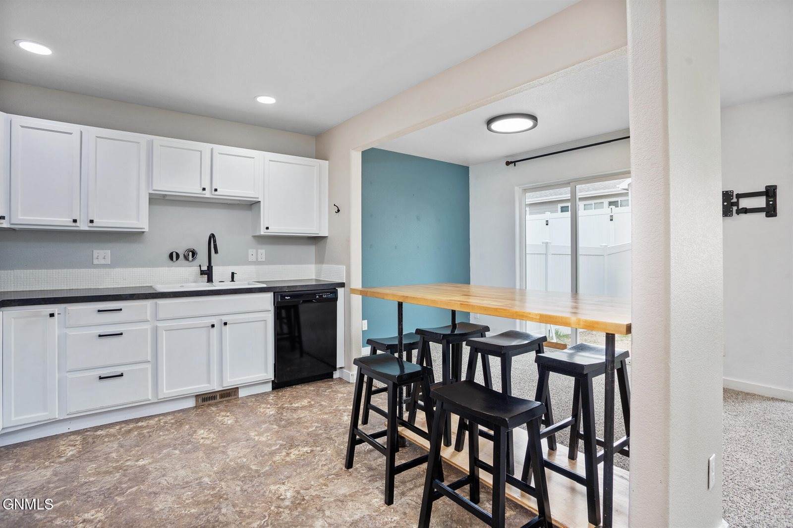 2806 23rd Street West, Williston, ND 58801