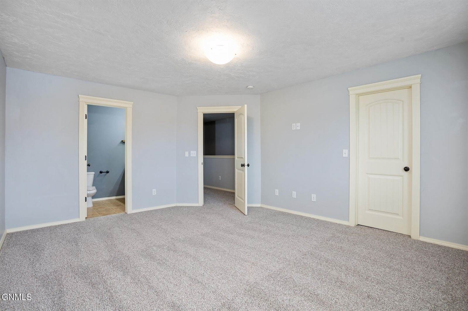 1715 Bison Drive, Williston, ND 58801