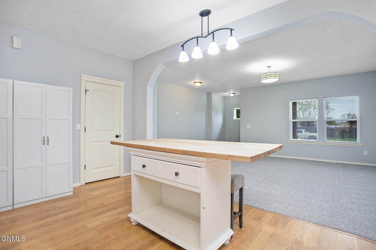 1715 Bison Drive, Williston, ND 58801