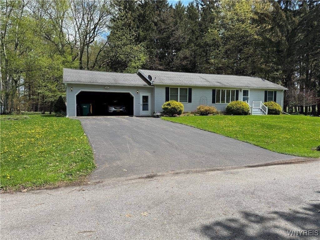 3865 Locust Ln Lane, Perry, NY 14530
