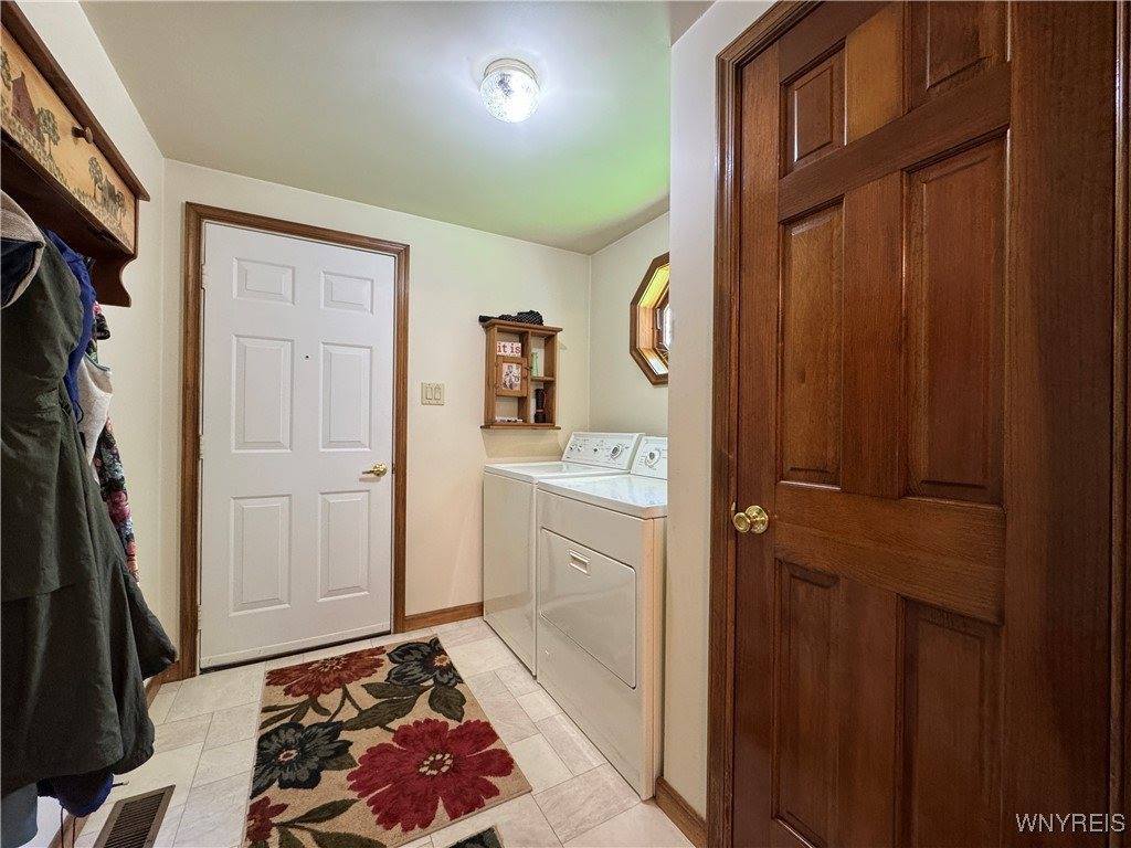 3865 Locust Ln Lane, Perry, NY 14530