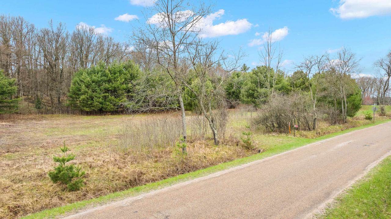 2720 Linden Road, Rosholt, WI 54473