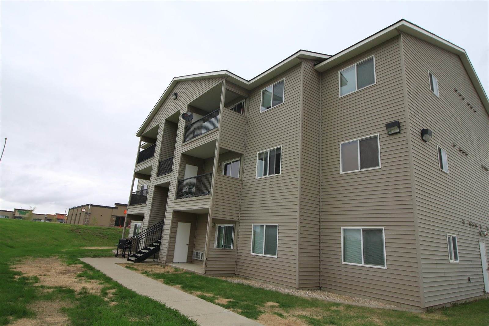 1624 20th Ave NW, Minot, ND 58703