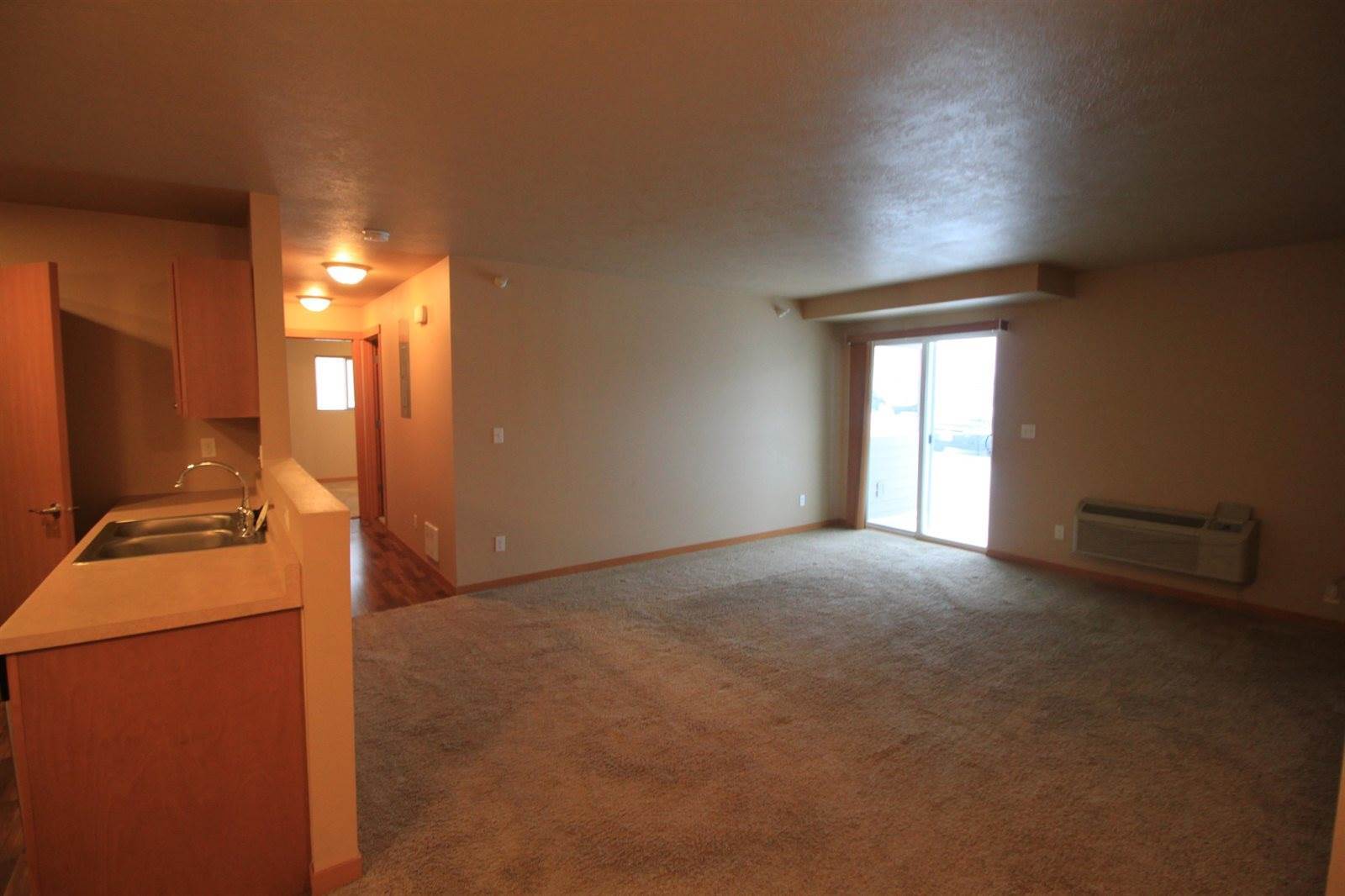 1624 20th Ave NW, Minot, ND 58703