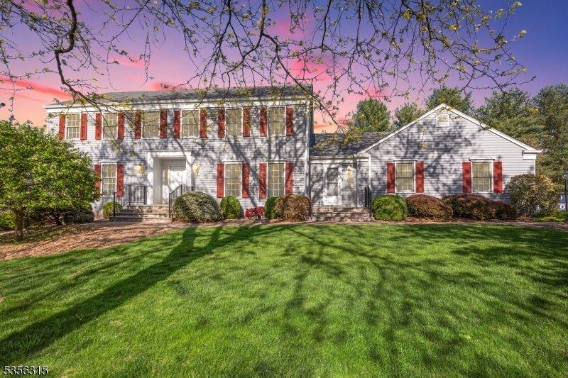 47 Fenview Rd, Long Hill Township, NJ 07933