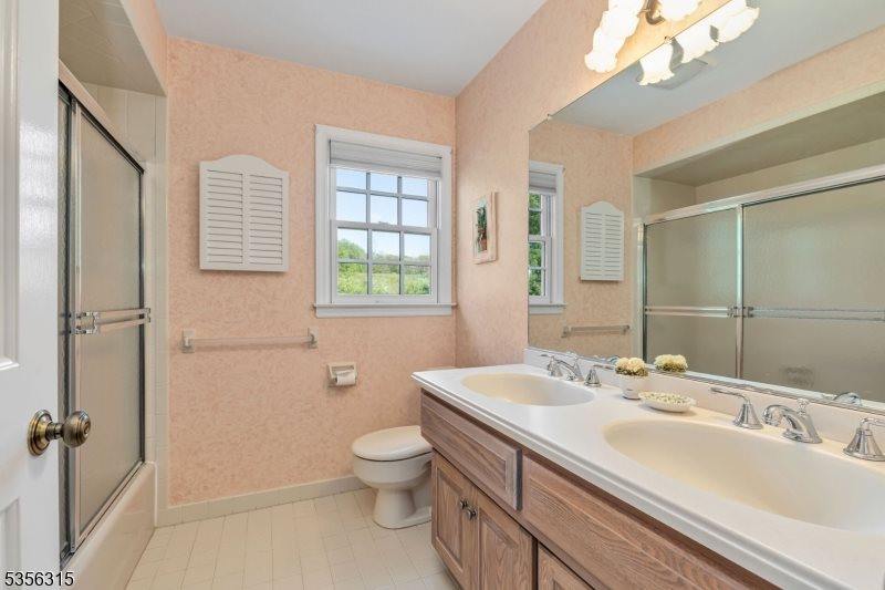 47 Fenview Rd, Long Hill Township, NJ 07933