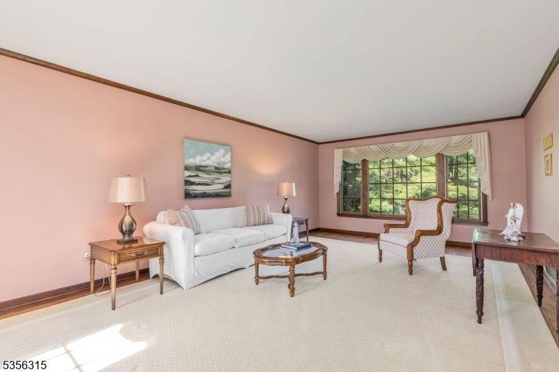 47 Fenview Rd, Long Hill Township, NJ 07933