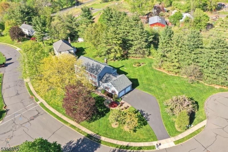 47 Fenview Rd, Long Hill Township, NJ 07933