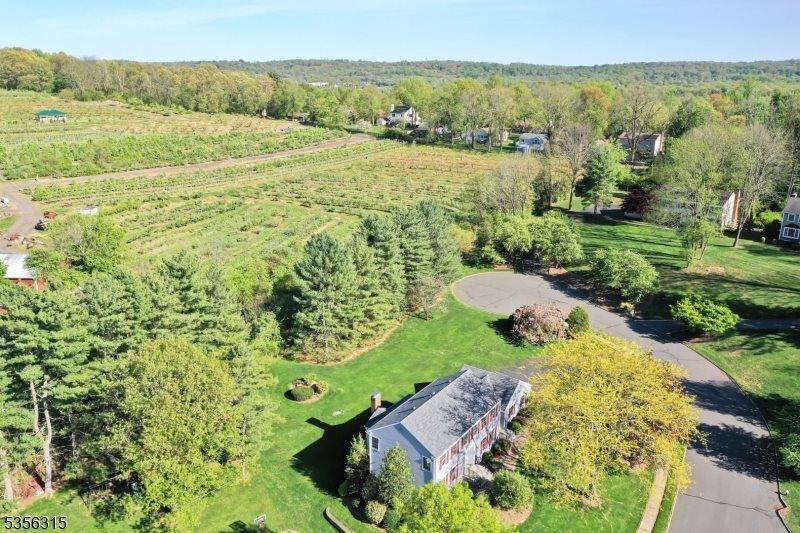 47 Fenview Rd, Long Hill Township, NJ 07933