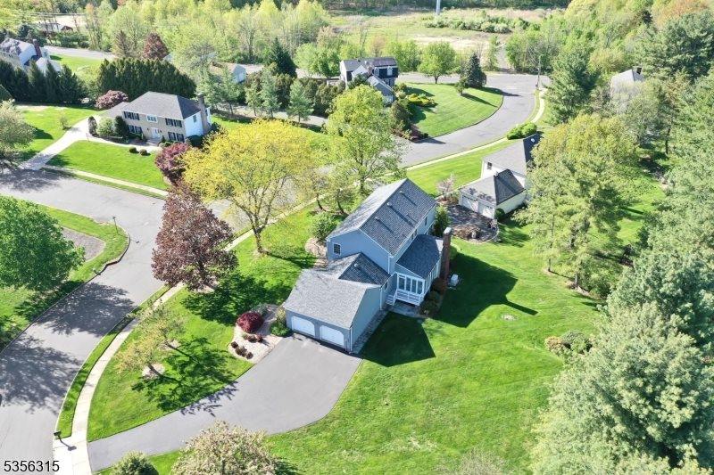 47 Fenview Rd, Long Hill Township, NJ 07933