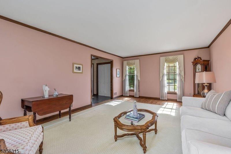 47 Fenview Rd, Long Hill Township, NJ 07933