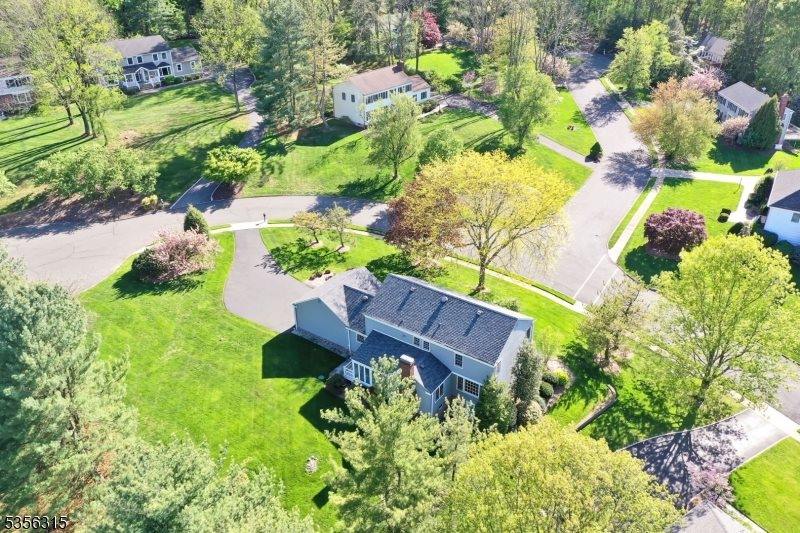 47 Fenview Rd, Long Hill Township, NJ 07933